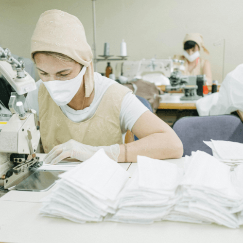 Bên thuê thay đổi đối tác gia công: những rủi ro pháp lý thường gặp