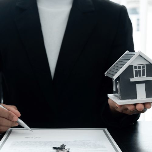 Quyền và hướng xử lý của bên thuê nhà có nhiều hư hỏng nghiêm trọng nhưng bên cho thuê từ chối sửa chữa