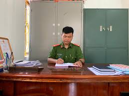 Công an có được triệu tập qua điện thoại hoặc thông qua người khác hay không?