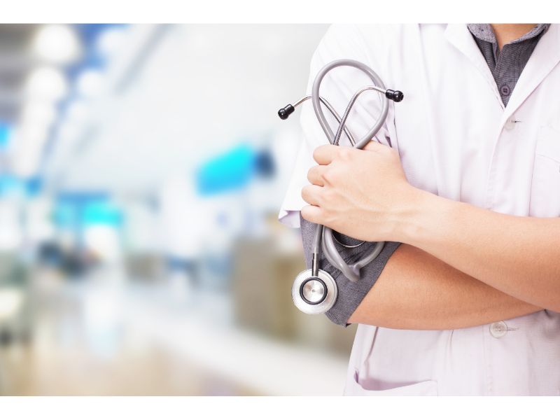 Giả mạo bác sĩ thẩm mỹ