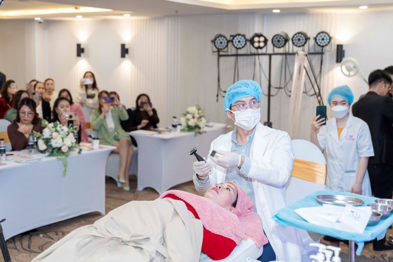 Nộp đơn khởi kiện yêu cầu thẩm mỹ viện lừa đảo bồi thường thiệt hại đến cơ quan nào?