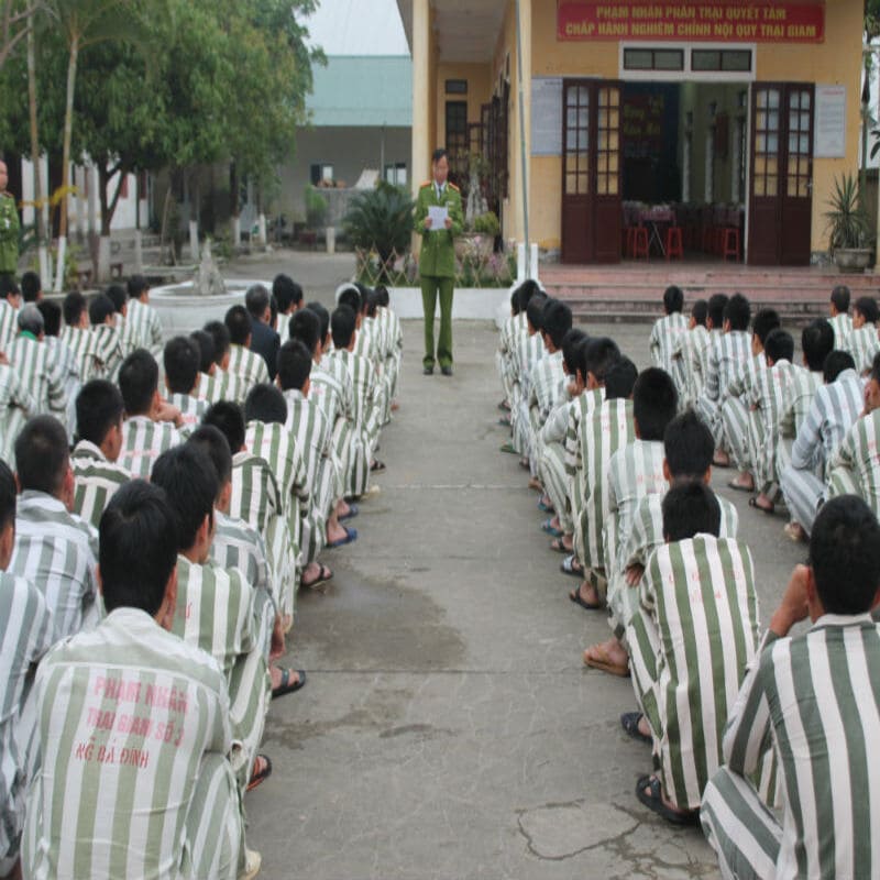 Lệ phí và chi phí vận chuyển khi chuyển trại theo pháp luật