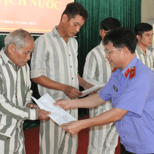 Soạn thảo đơn xin chuyển trại đúng quy định pháp luật như thế nào để tăng khả năng được chấp thuận?
