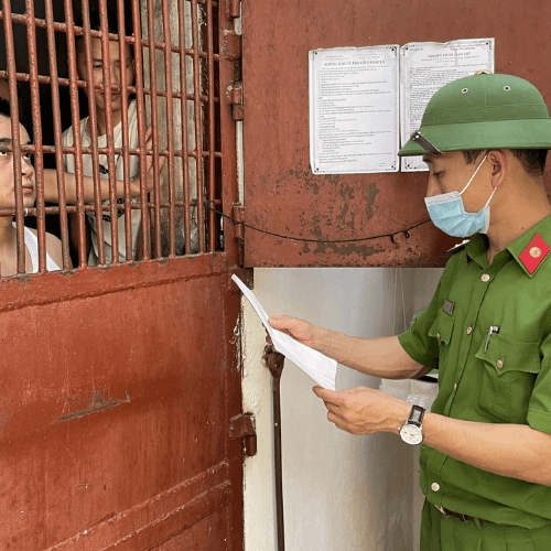 Tư vấn về việc xin chuyển từ trại giam sang trại tạm giam đúng quy định pháp luật cần biết gì?