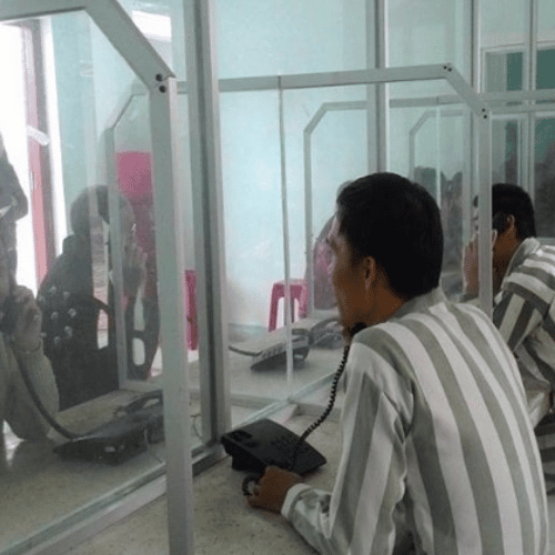 Quy định cho phạm nhân gặp thân nhân: Điều kiện, thủ tục và thời gian thăm gặp