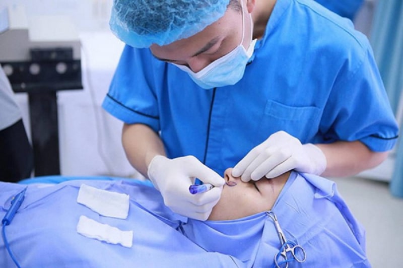 Quy định pháp luật về bác sĩ thẩm mỹ