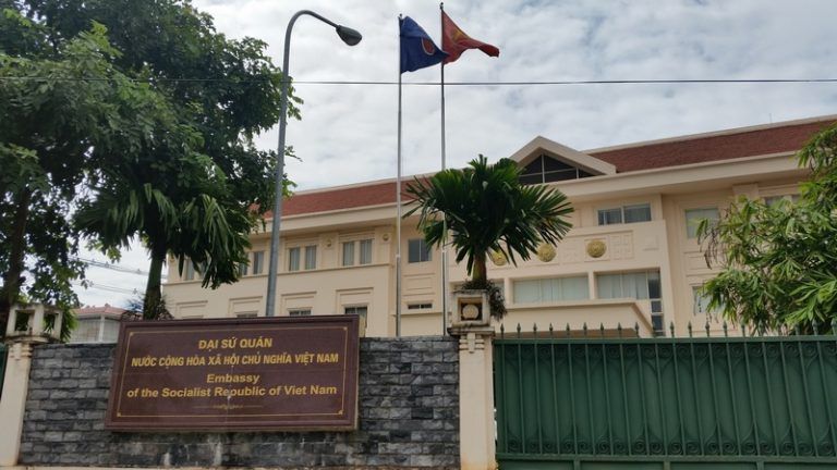 Đại sứ quán có được xem là cơ quan hỗ trợ xúc tiến đầu tư không?