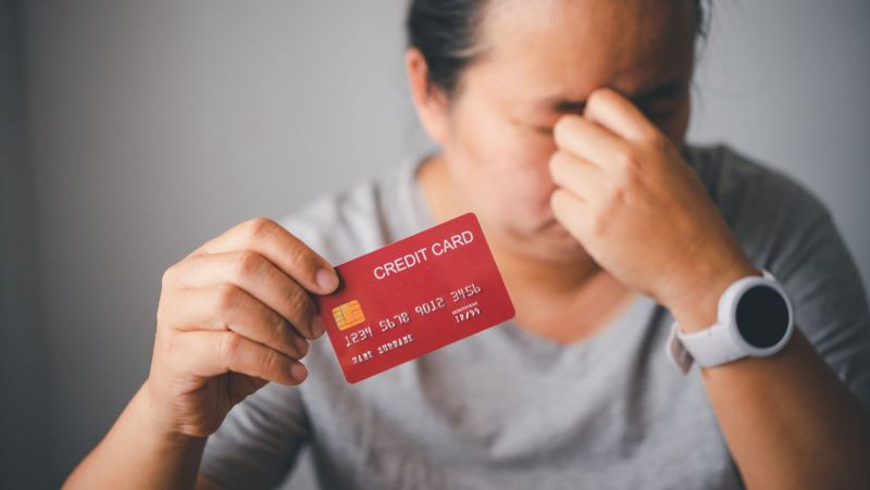 Nếu không thực hiện trả nợ nước ngoài thì sẽ áp dụng xử lý theo luật nước nào?