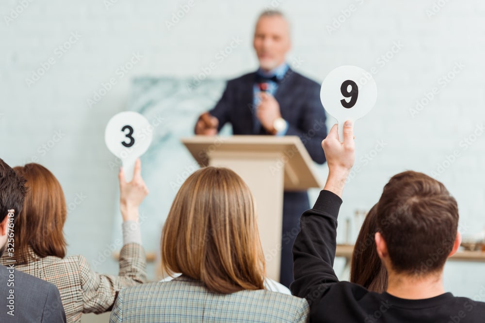 Làm sao để được cấp thẻ đấu giá viên?