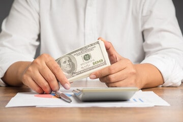 Chủ thể nào có thể góp vốn điều lệ bằng tiền mặt