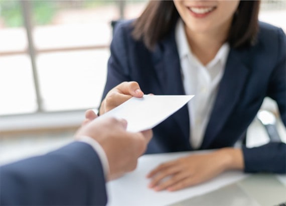 Các thắc mắc liên quan đến trả lương cho người nước ngoài
