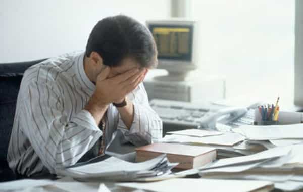Ai có quyền đình chỉ tuyên bố phá sản