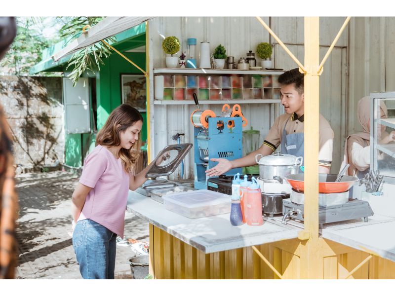Thế nào là kinh doanh dịch vụ cung cấp thức ăn, đồ uống