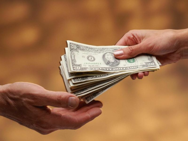 Quy định pháp luật về khấu trừ tiền lương của nhân viên