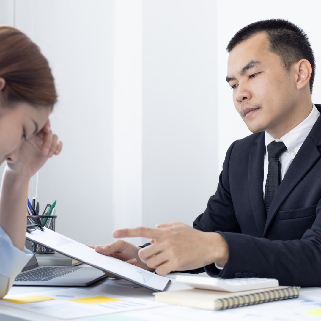 Quy định pháp luật về đe dọa đối thủ
