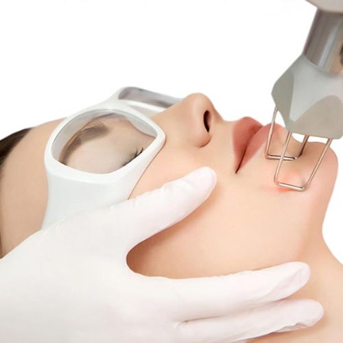 Hợp đồng dịch vụ cho khách hàng của cơ sở thẩm mỹ được quy định thế nào?
