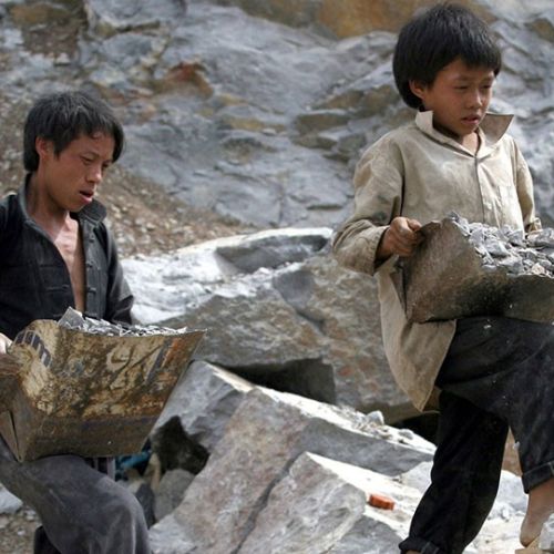Các hành vi nào bị xem là lạm dụng lao động?