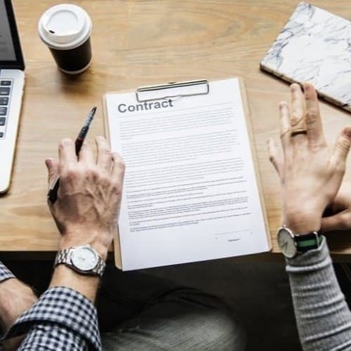 Những vấn đề pháp lý doanh nghiệp cần đặc biệt lưu ý khi ký kết hợp đồng nhân danh công ty
