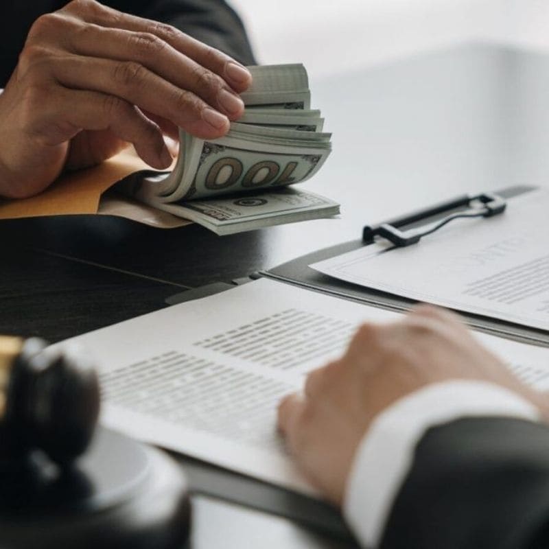 Tìm hiểu chi tiết về vấn đề người đại diện theo pháp luật lừa đảo chiếm đoạt tài sản theo quy định mới nhất