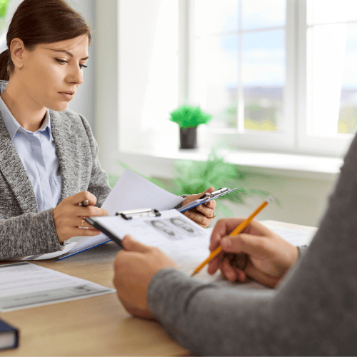 Khi nào doanh nghiệp được sa thải Giám đốc thuê theo quy định pháp luật?