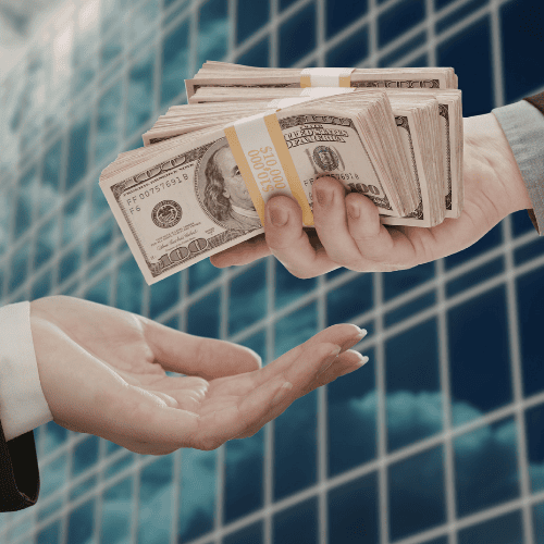 Lương cơ bản thấp hơn lương thực tế trong hợp đồng lao động: Có hợp pháp không?