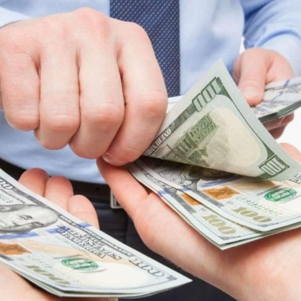 Giải đáp pháp lý về việc đòi lại tiền tạm ứng khi nhân viên nghỉ việc