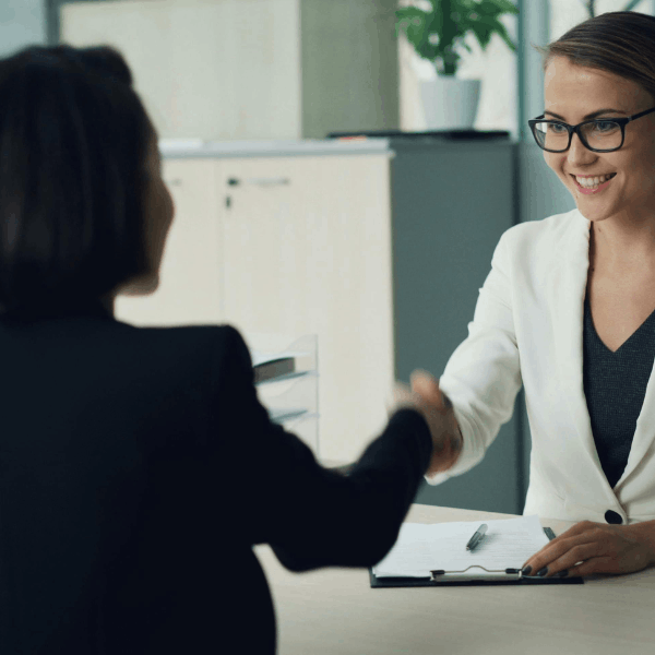 Hợp đồng lao động cho trưởng phòng marketing: cách soạn thảo đúng luật và giải đáp các vấn đề thường gặp
