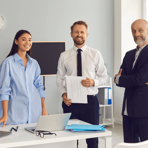 Quy định pháp luật, nội dung cần có và những lưu ý quan trọng trong hợp đồng lao động cho giám đốc công ty TNHH