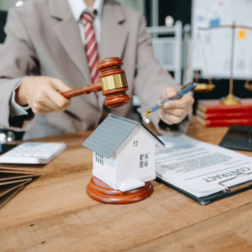 Luật sư tư vấn luật đất đai: Vai trò, quy định pháp luật và những điều cần biết