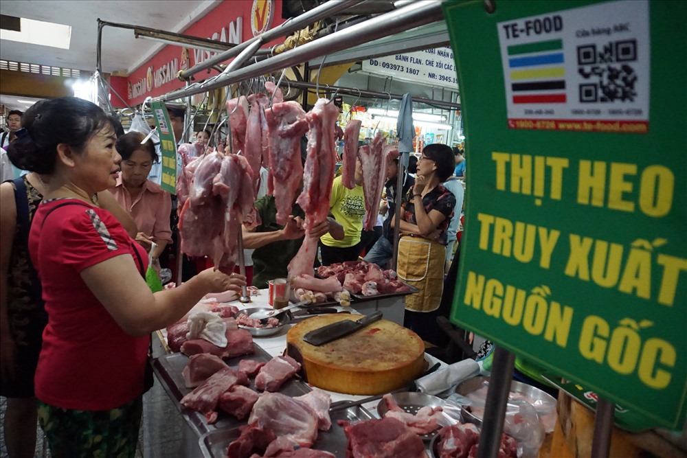 Nhãn của hàng hóa xuất khẩu thực hiện ghi nhãn hàng hóa theo quy định pháp luật