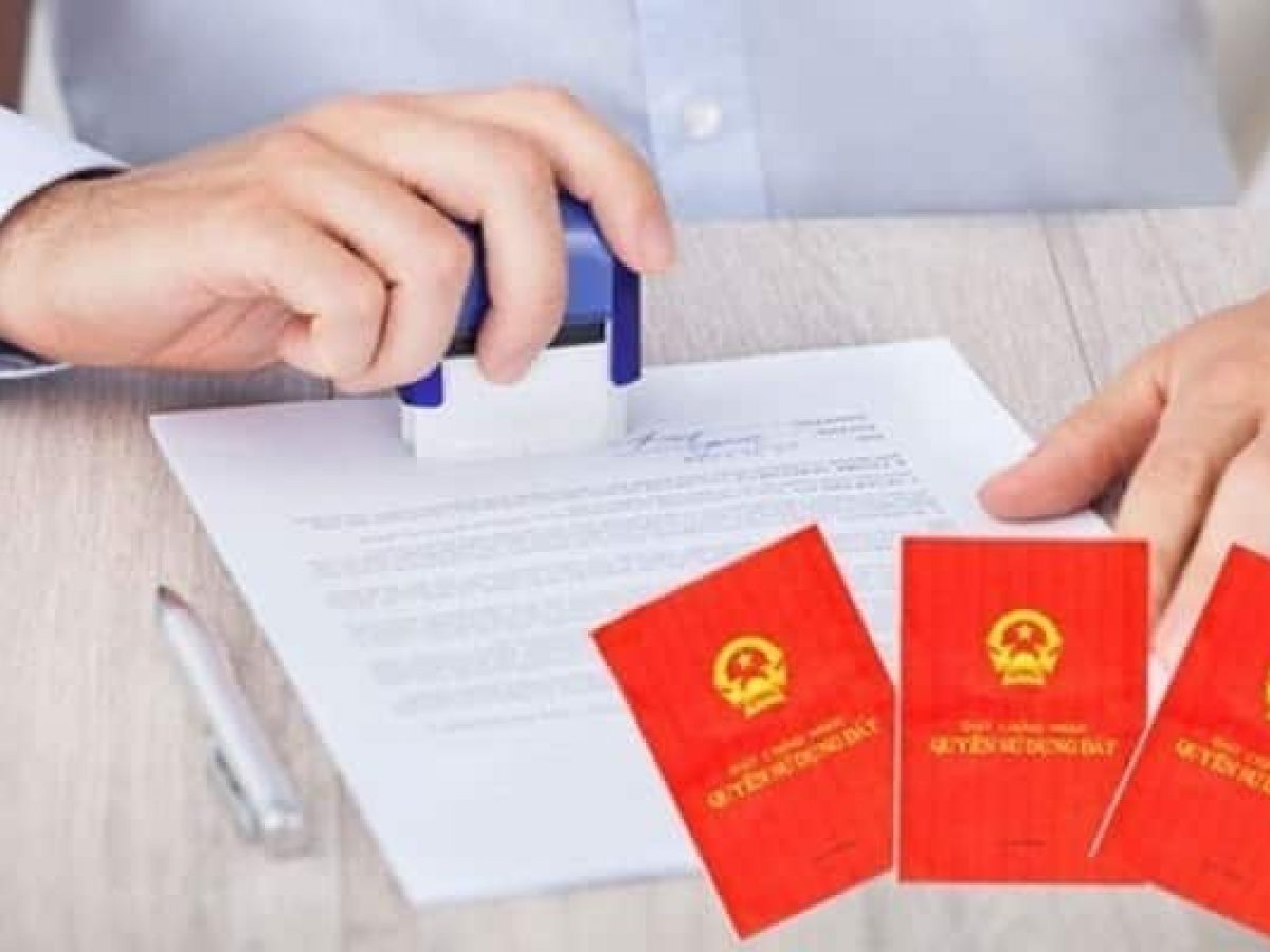 Thực hiện thủ tục sang tên sổ đỏ có cần sự đồng ý của các thành viên trong hộ gia đình không