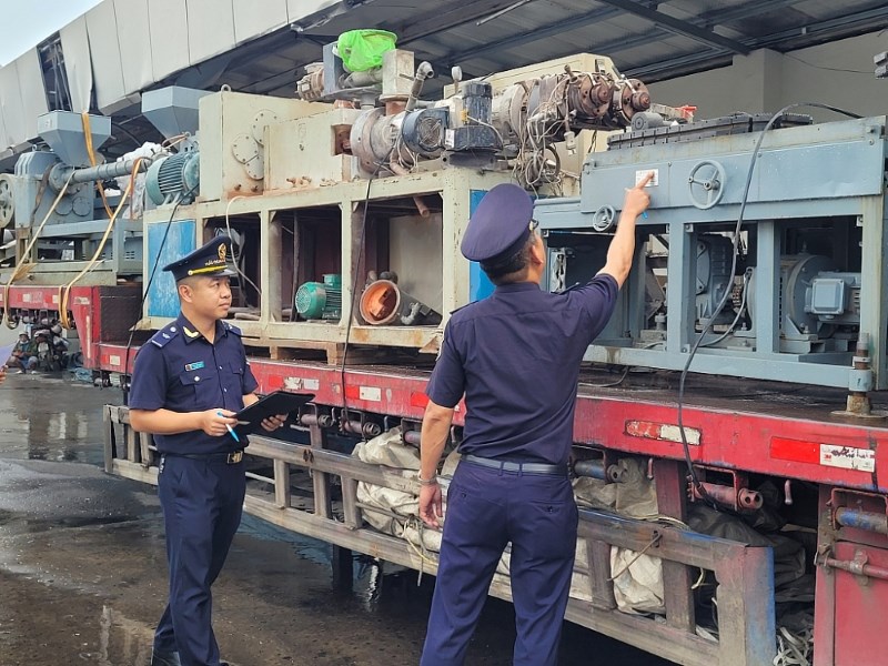 Hợp đồng thuê máy móc từ nước ngoài cần có những nội dung gì