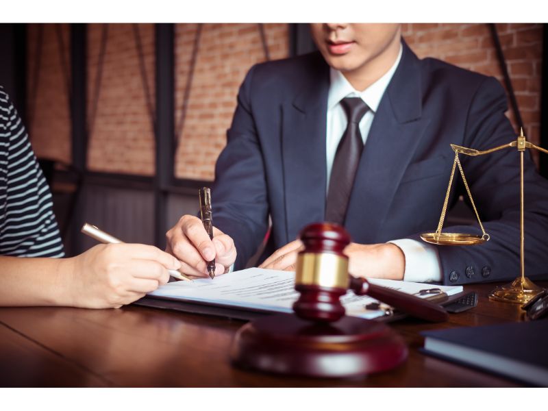 Luật sư tư vấn về doanh nghiệp ký hợp đồng mua bán với cá nhân