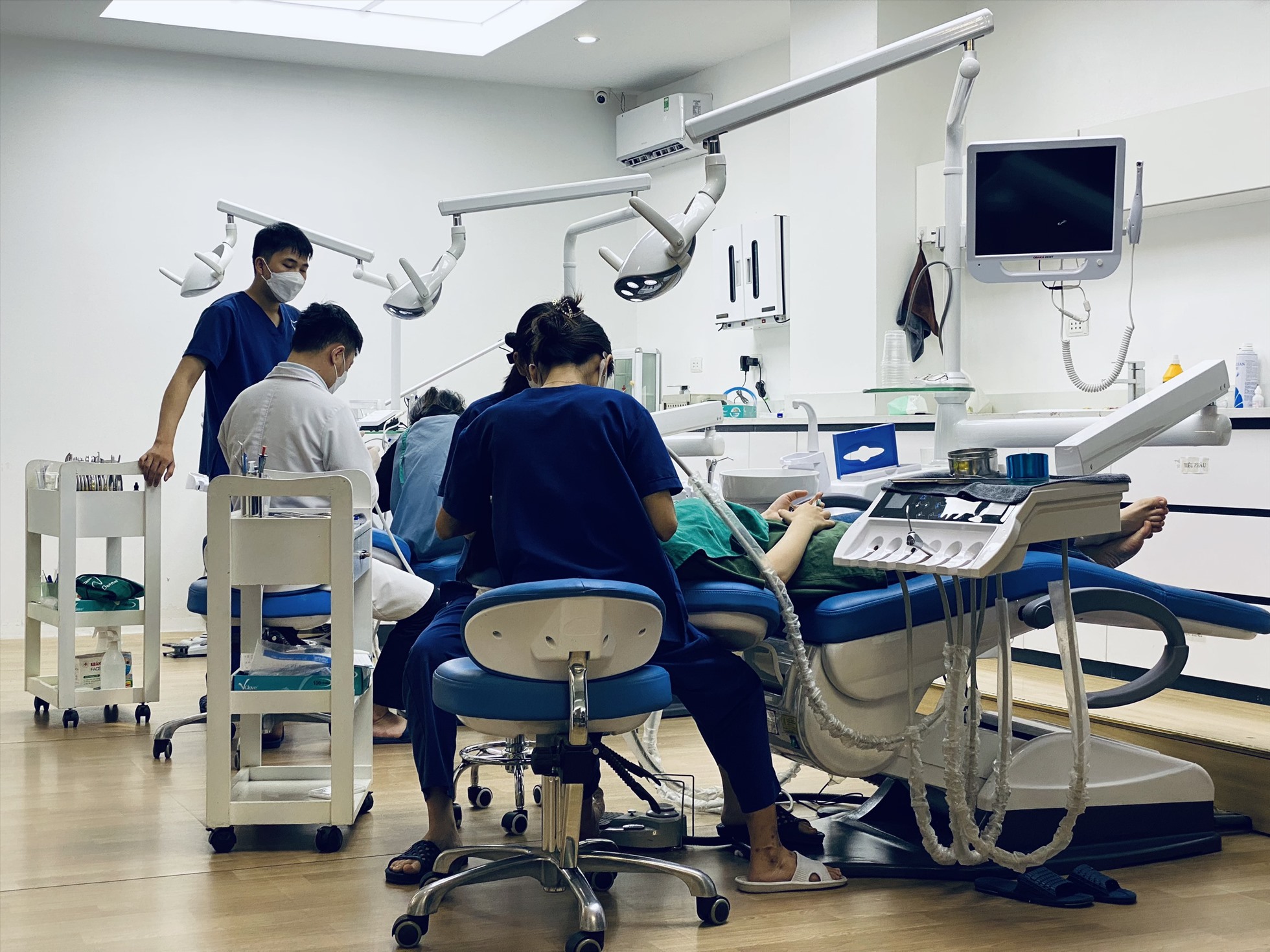 Dịch vụ tư vấn pháp lý liên quan quảng cáo dịch vụ khám nha khoa
