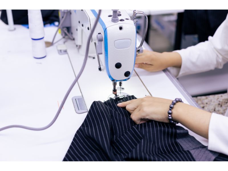 Thế nào là hợp đồng gia công may mặc?