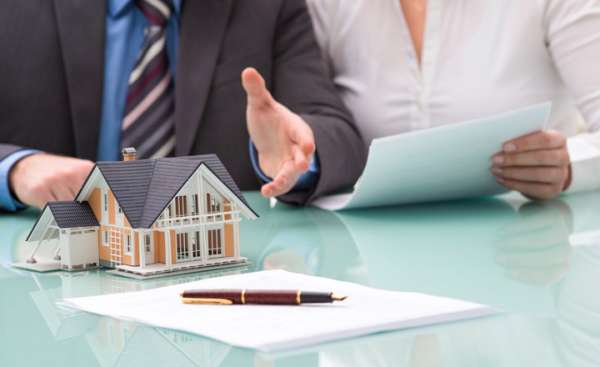 Hợp đồng mua bán nhà ở tái định cư có cần công chứng không?