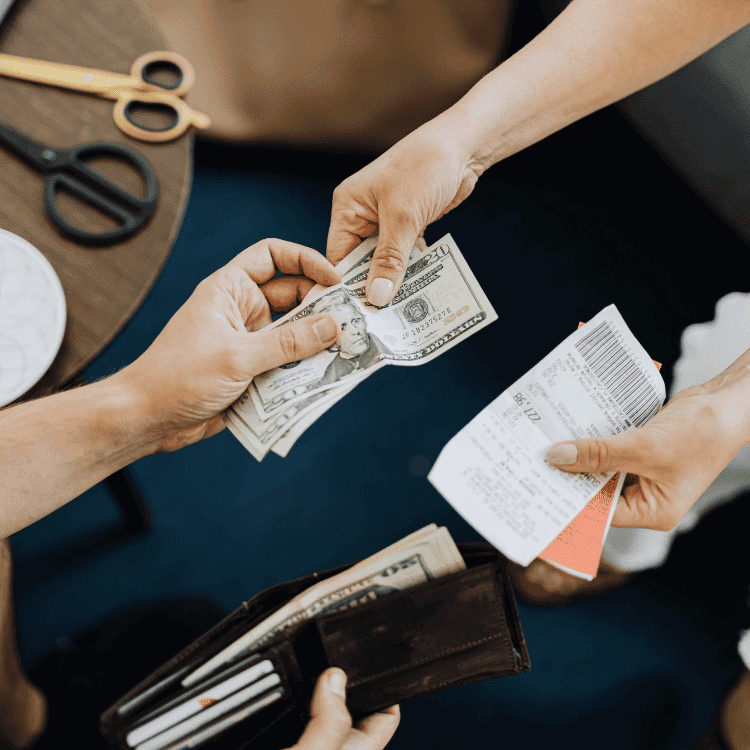 Bên thuê gia công yêu cầu hoàn trả tiền đặt cọc: Quyền lợi pháp lý và cách xử lý tranh chấp
