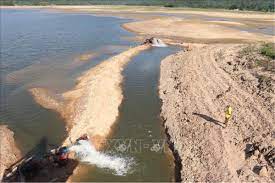 Điều kiện để nhận chuyển nhượng quyền khai thác tài nguyên nước
