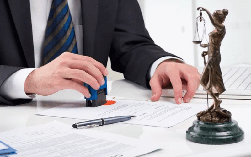 Hợp đồng cho thuê quyền sử dụng đất để kinh doanh có bắt buộc công chứng không?