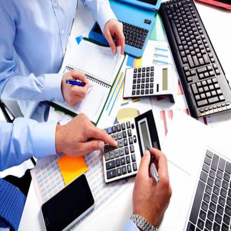 Điều chỉnh giá gói thầu theo pháp luật đấu thầu Việt Nam: Quy định, thẩm quyền và quy trình thực hiện