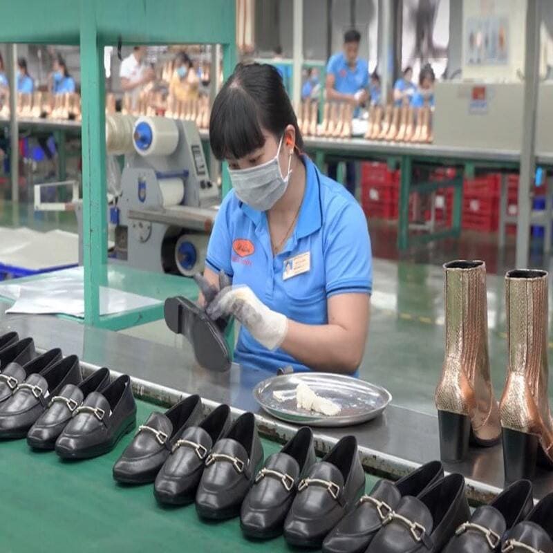 Quyền sở hữu đối với các cải tiến sản phẩm phát sinh trong quá trình gia công thuê theo pháp luật