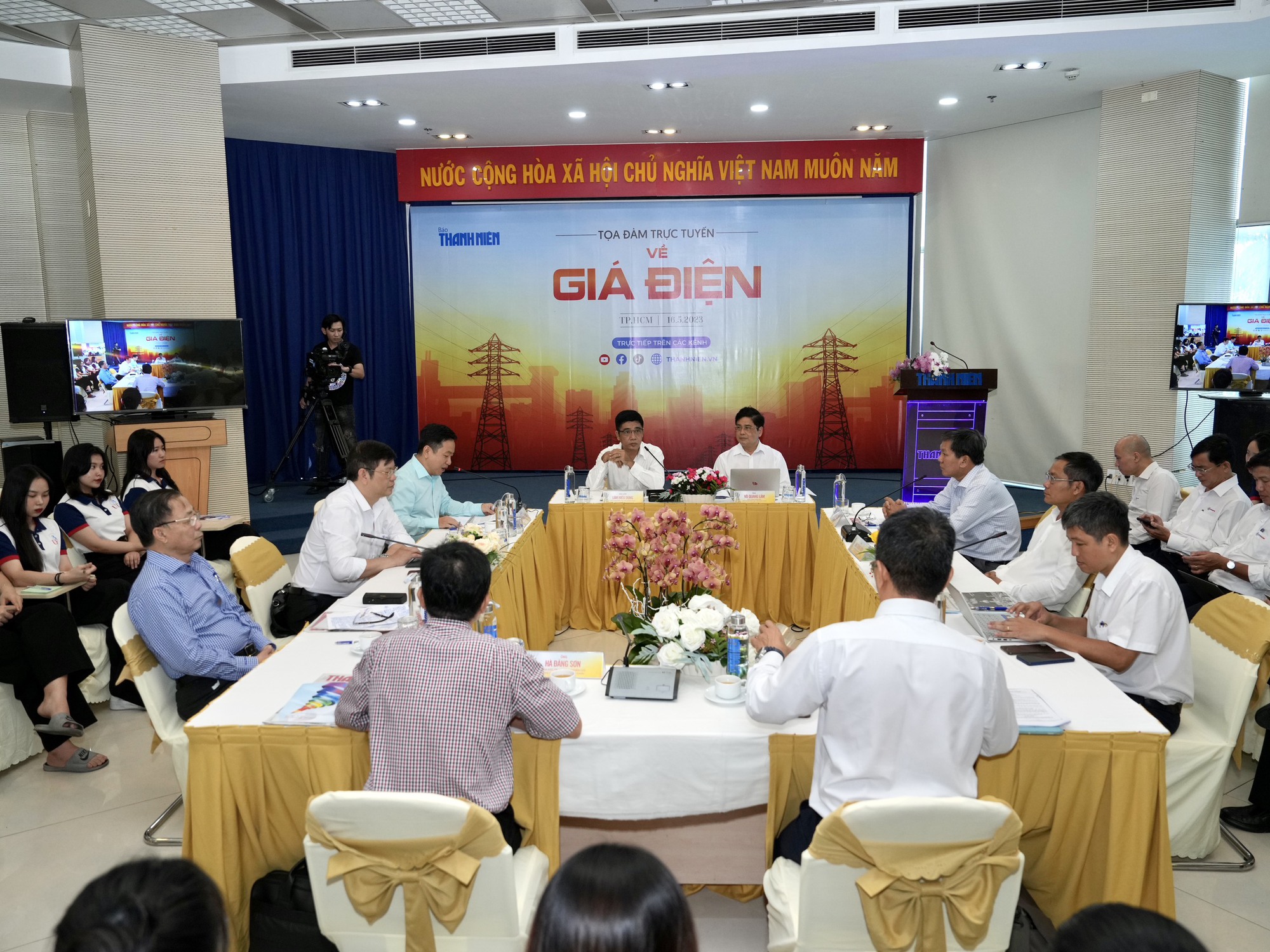 Đối tượng của hợp đồng mua bán điện mặt trời