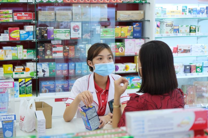 Số lượng học việc hoặc nhân viên tối đa làm việc trong một nhà thuốc đạt chuẩn GPP là bao nhiêu người?