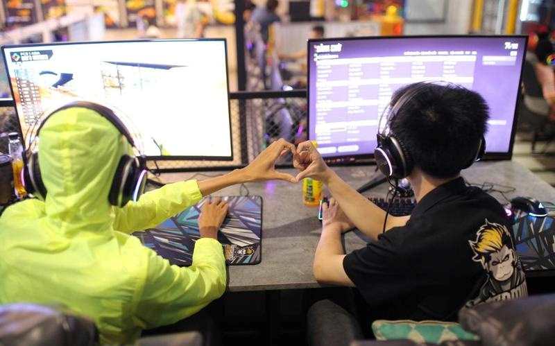Các loại giấy phép cần có để kinh doanh trò chơi trên mạng viễn thông, mạng Internet