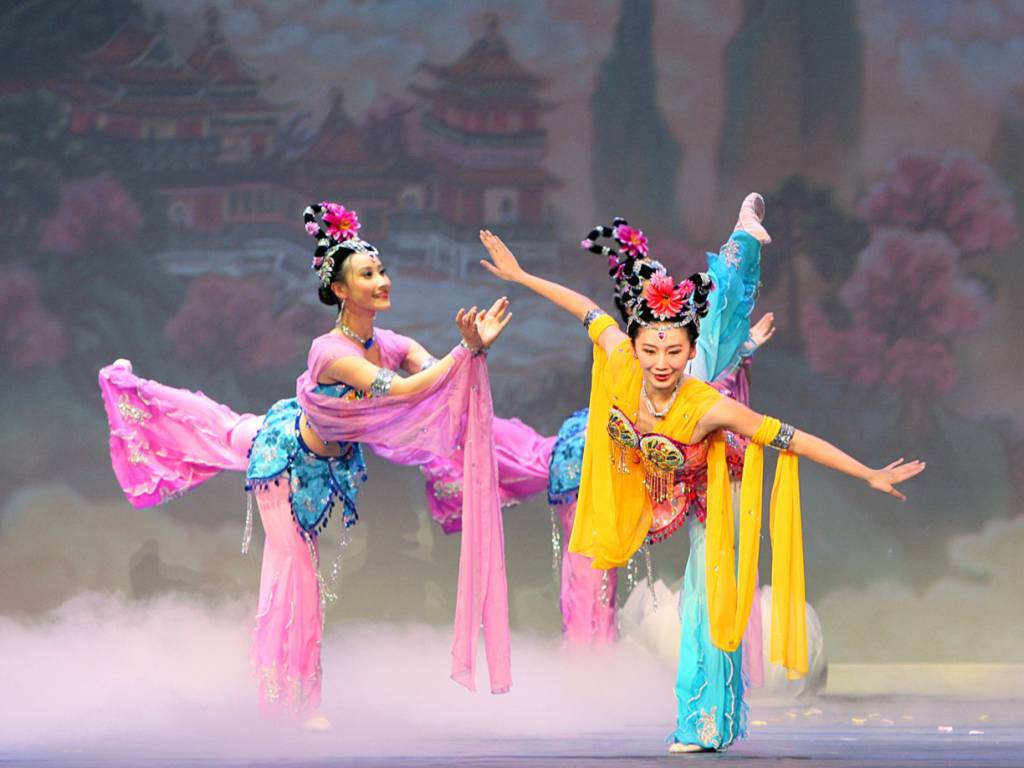 Dịch vụ tư vấn pháp lý liên quan đến biểu diễn nghệ thuật, trình diễn thời trang​​​​​​​