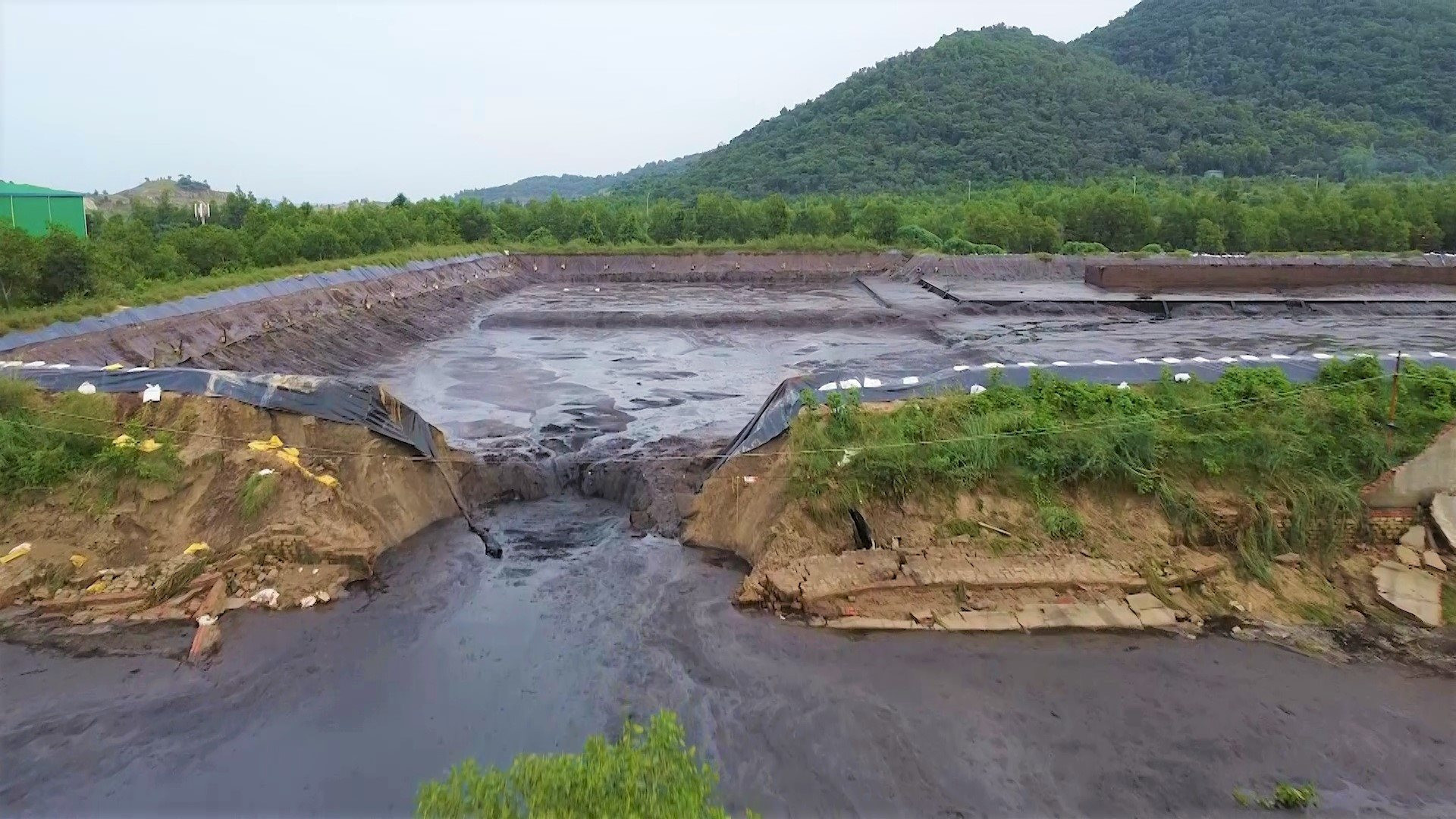 Có phải công bố kết thúc giai đoạn phục hồi môi trường cho cộng đồng dân cư, cơ quan báo​​​​​​​ chí, truyền thông hay không?