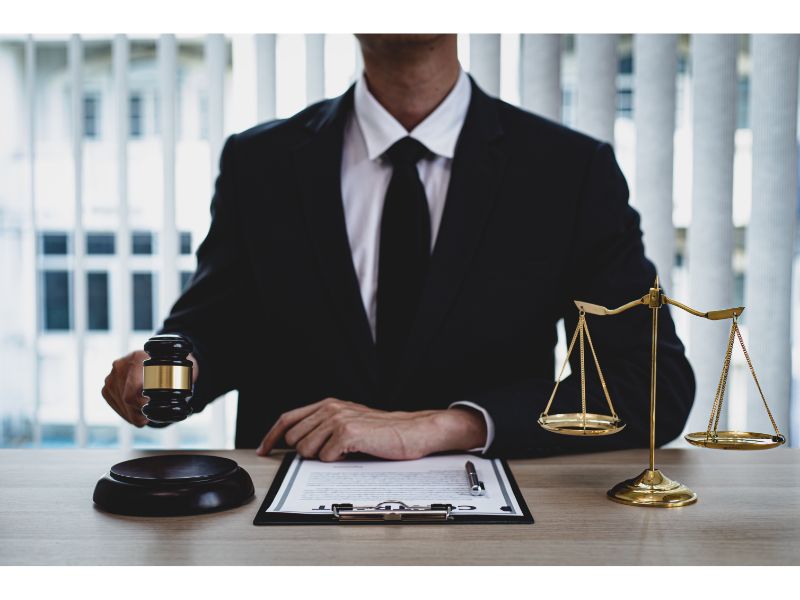 Người nhận thừa kế cổ phần có phải thực hiện nghĩa vụ thuế không?