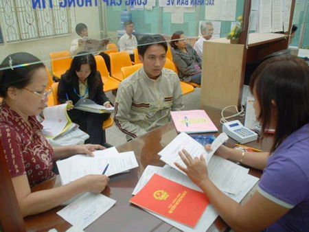 Thủ tục sang tên khi mua bán nhà đất mất bao lâu?