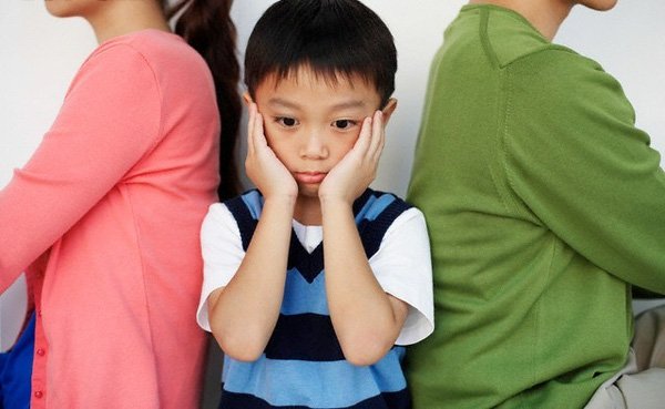 Có bắt buộc phải thực hiện nghĩa vụ cấp dưỡng cho con sau khi ly hôn trong trường hợp ba, mẹ có thu nhập thấp hay