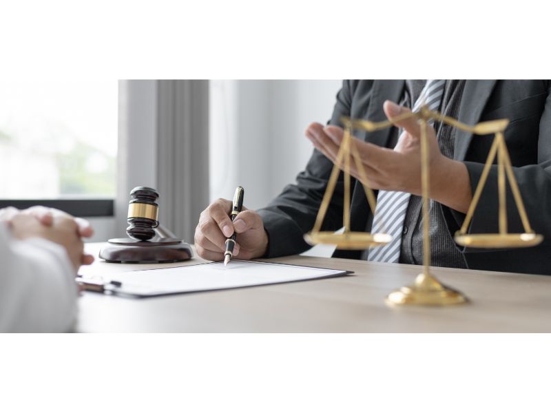 Đảng viên có quan hệ mật thiết với người nước ngoài có bị kỷ luật?